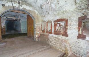 Ligne Maginot - FORT NEY - (Ouvrage d'infanterie) - Protection de l'entrée
Le pont levis et les créneaux de fusillade