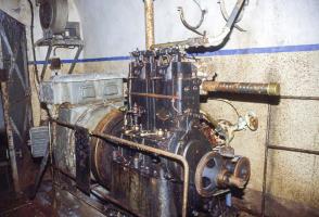 Ligne Maginot - CHENES BRULES - X23 - (Abri) - L'usine encore présentable, mais le pillage a déjà commencé.