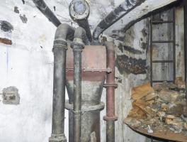 Ligne Maginot - BURE - C33 - (Casemate d'infanterie - Simple) - Un ensemble de tuyaux près de la cloche GFM.