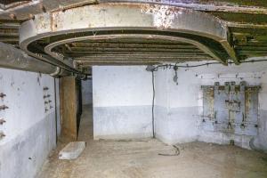 Ligne Maginot - BOIS D'OTTONVILLE - BCA1 - (Casemate d'artillerie) - Chambre de tir droite
Monorail pour la manutention des munitions et des pièces