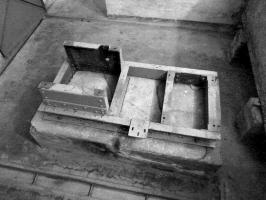 Ligne Maginot - CHENES BRULES - O4 - (Observatoire d'artillerie) - Le support d'un des groupes électrogènes