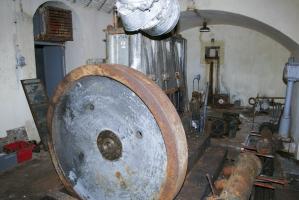 Ligne Maginot - MICHELSBERG - A22 - (Ouvrage d'artillerie) - Récupération d'un groupe du Michelsberg et d'un groupe du Mt des Welches installés dans l'usine électrique de la Feste Lorraine (Metz) dans les années 60.