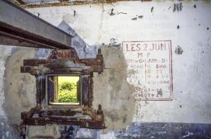 Ligne Maginot - ROUTE D'OTTANGE OUEST - C29 - (Casemate d'infanterie) - La chambre de tir avec ses inscriptions
