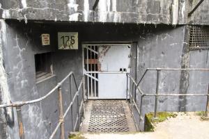 Ligne Maginot - BOUSSE - A24 - (Ouvrage d'infanterie) - Bloc entrée
Entrée de l'ouvrage et sa passerelle rétractable