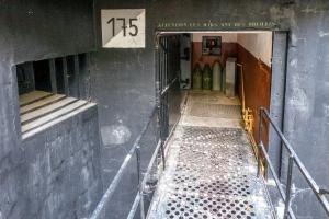 Ligne Maginot - BOUSSE - A24 - (Ouvrage d'infanterie) - Bloc entrée 
Entrée de l'ouvrage et sa passerelle rétractable
Noter l'inscription 'Attention les murs ont des oreilles'