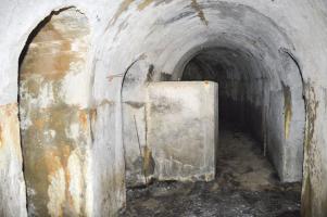 Ligne Maginot - LA DEA (D) - (Abri actif) - À gauche cheminée, à l'arrière-plan cuisine et vivres de réserve