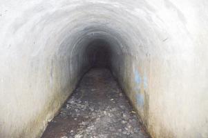 Ligne Maginot - LA DEA (D) - (Abri actif) - Au premier plan lavabos, au fond dortoir pour 40 hommes