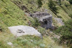 Ligne Maginot - LA DEA (D) - (Abri actif) - Cheminée et bloc 2