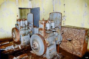 Ligne Maginot - CAVE A CANON - (Ouvrage d'infanterie) - L'usine en 1994
En 1994 l'ouvrage était accessible. Depuis il s'est beaucoup dégradé du fait des exercices des sapeurs-pompiers