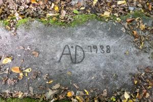 Ligne Maginot - HOBLING - A23 - (Ouvrage d'infanterie) - Bloc 2
Inscription dans la dalle devant le bloc