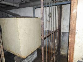 Ligne Maginot - TRESSANGE - C32 - (Casemate d'infanterie - Simple) - L'entrée du local du groupe électrogène et un réservoir d'eau.
