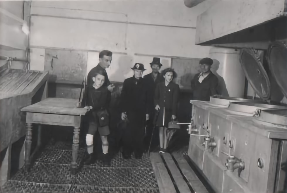 Ligne Maginot - SCHIESSECK - (Ouvrage d'artillerie) - La cuisine, visite impromptue - Inconnu