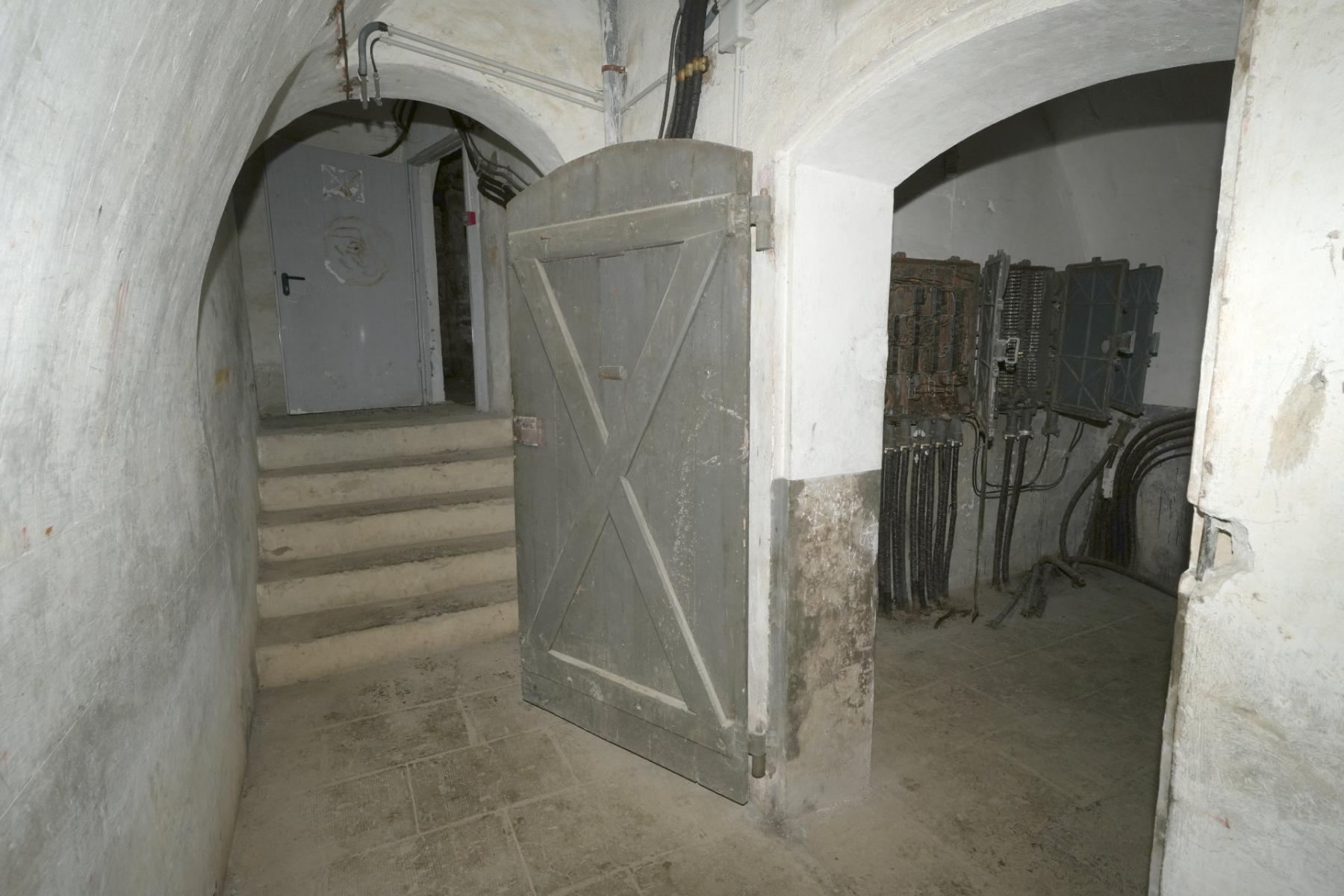 Ligne Maginot - VULMIS OU VULMIX - (Position d'artillerie préparée) - Central téléphonique installé dans l'ancien magasin à poudre caverne - duomaxw