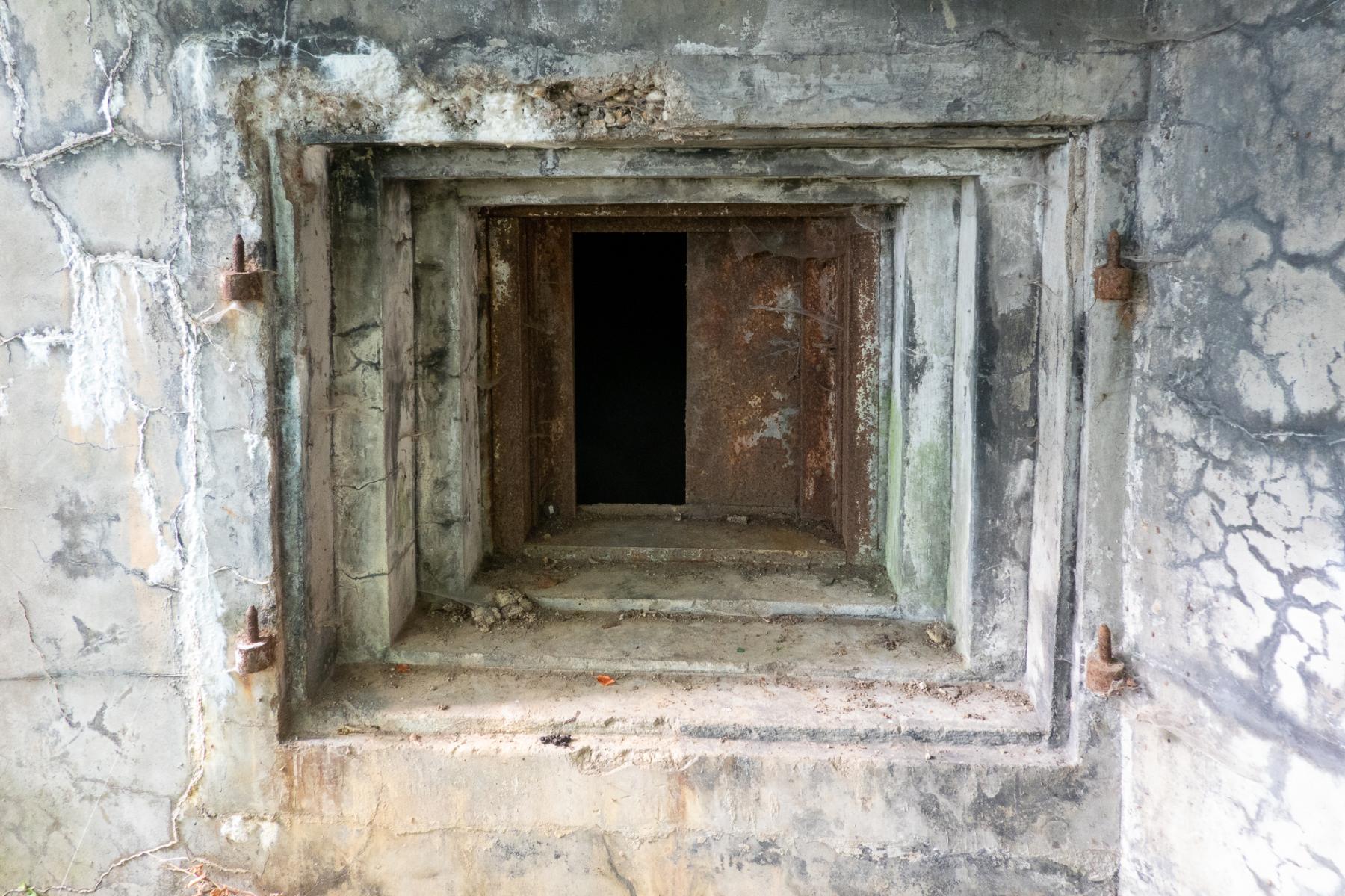 Ligne Maginot - BOIS D'OTTONVILLE - BCA1 - (Casemate d'artillerie) - Embrasure gauche pour canon de 75 - Michel Teiten