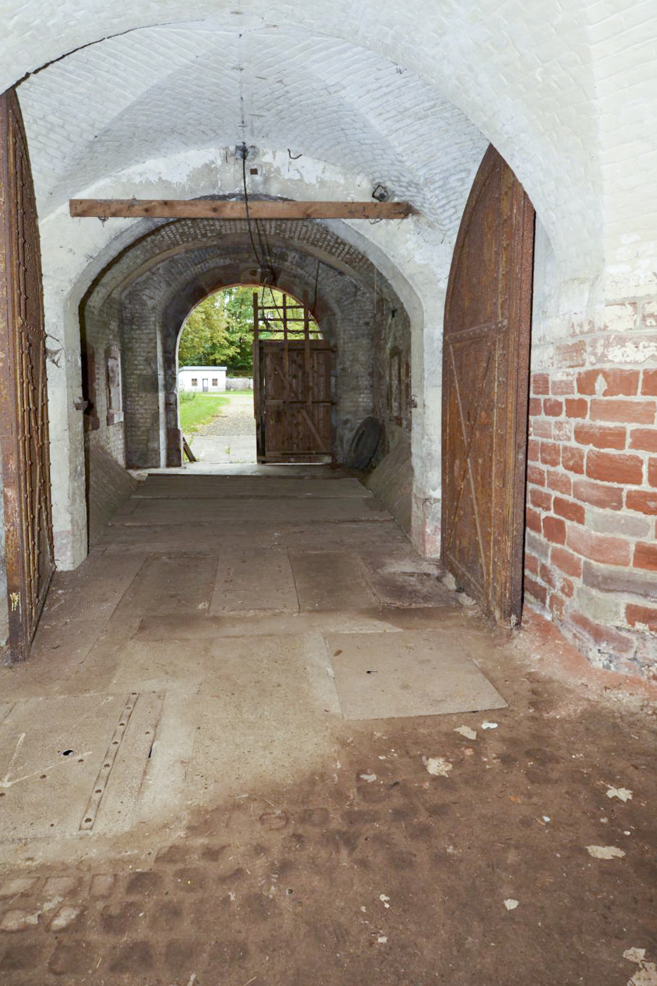 Ligne Maginot - FORT NEY - (Ouvrage d'infanterie) - Protection de l'entrée
Le pont levis et la seconde porte - Pascal Lambert