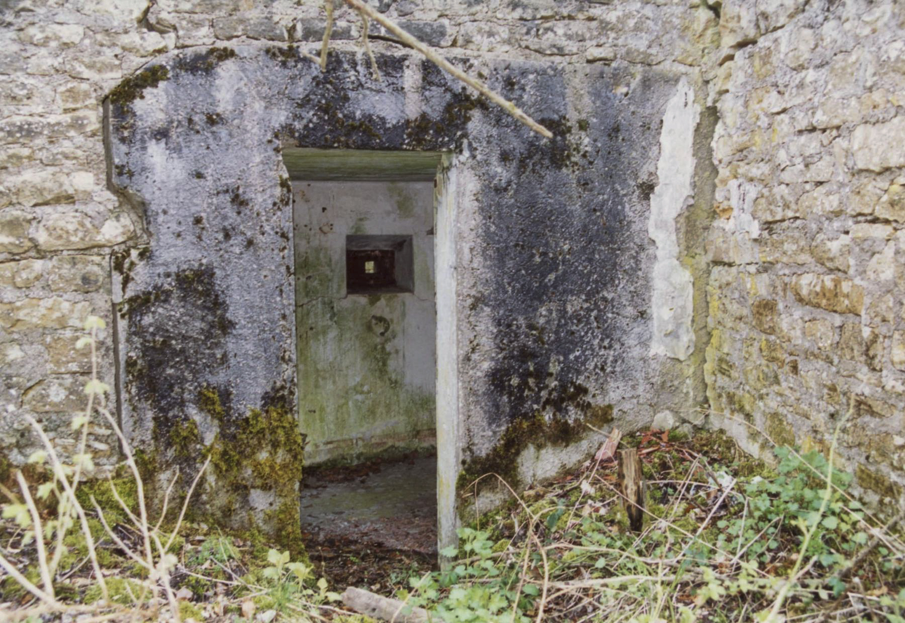 Ligne Maginot - TETERCHEN NORD - (Poste GRM - Maison Forte) - Le poste avancé avant reconstruction
L'accès au blockhaus depuis l’intérieur du casernement - Jean-Louis Nospeld