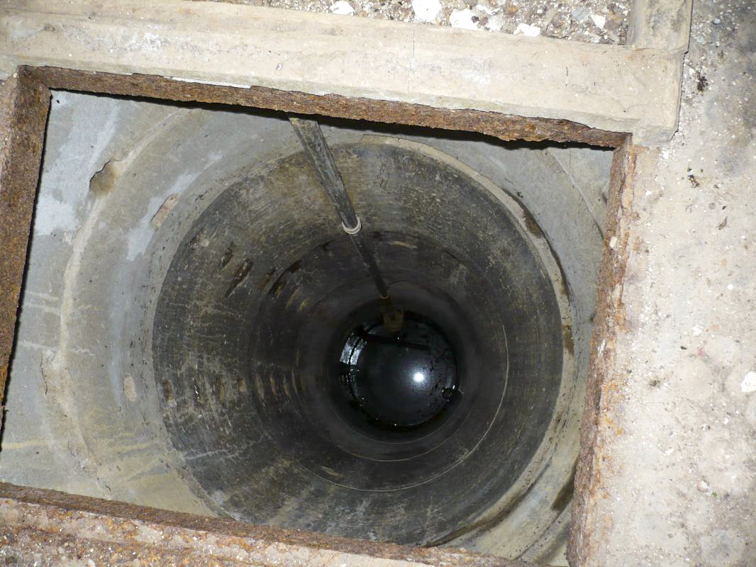 Ligne Maginot - BOIS DE BEUVEILLE - C2 (JACQUELINE) - (Casemate d'infanterie - Simple) - Le puits - Thierry Collé