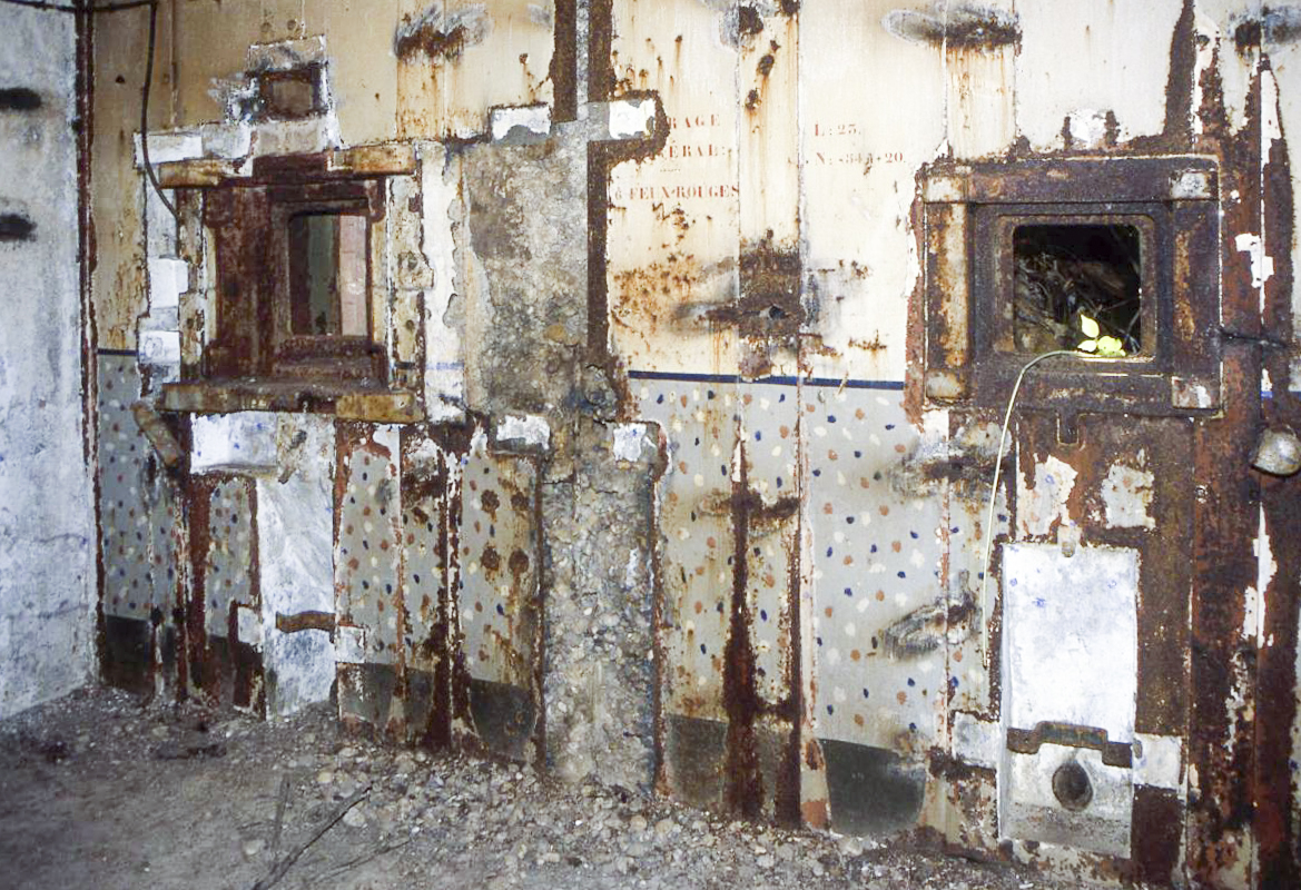 Ligne Maginot - HAUT DE L'ANGUILLE OUEST -  C3 - (Casemate d'infanterie) - La chambre de tir - Valentin Hemmert