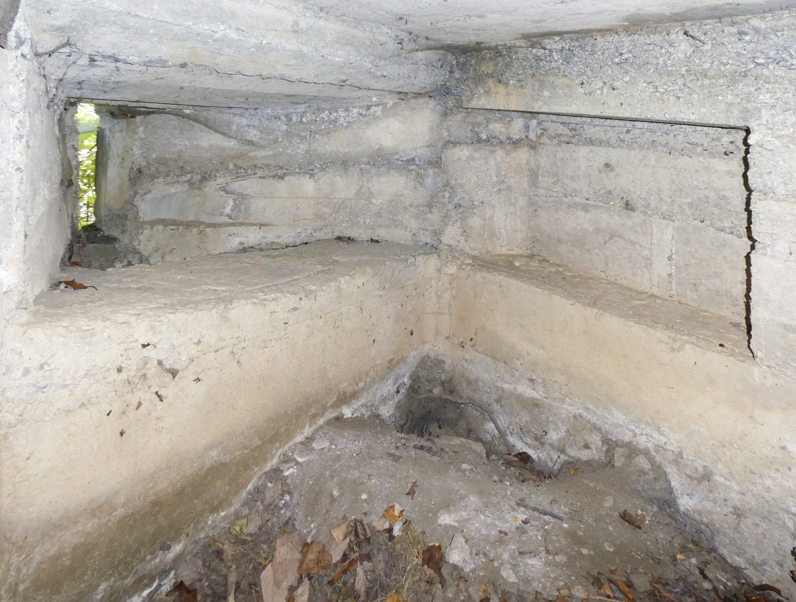 Ligne Maginot - SA-61 - VERSOYEN 1 - (Blockhaus pour arme infanterie) - Créneau 1 - ELLENA Daniel - CUNY Philippe