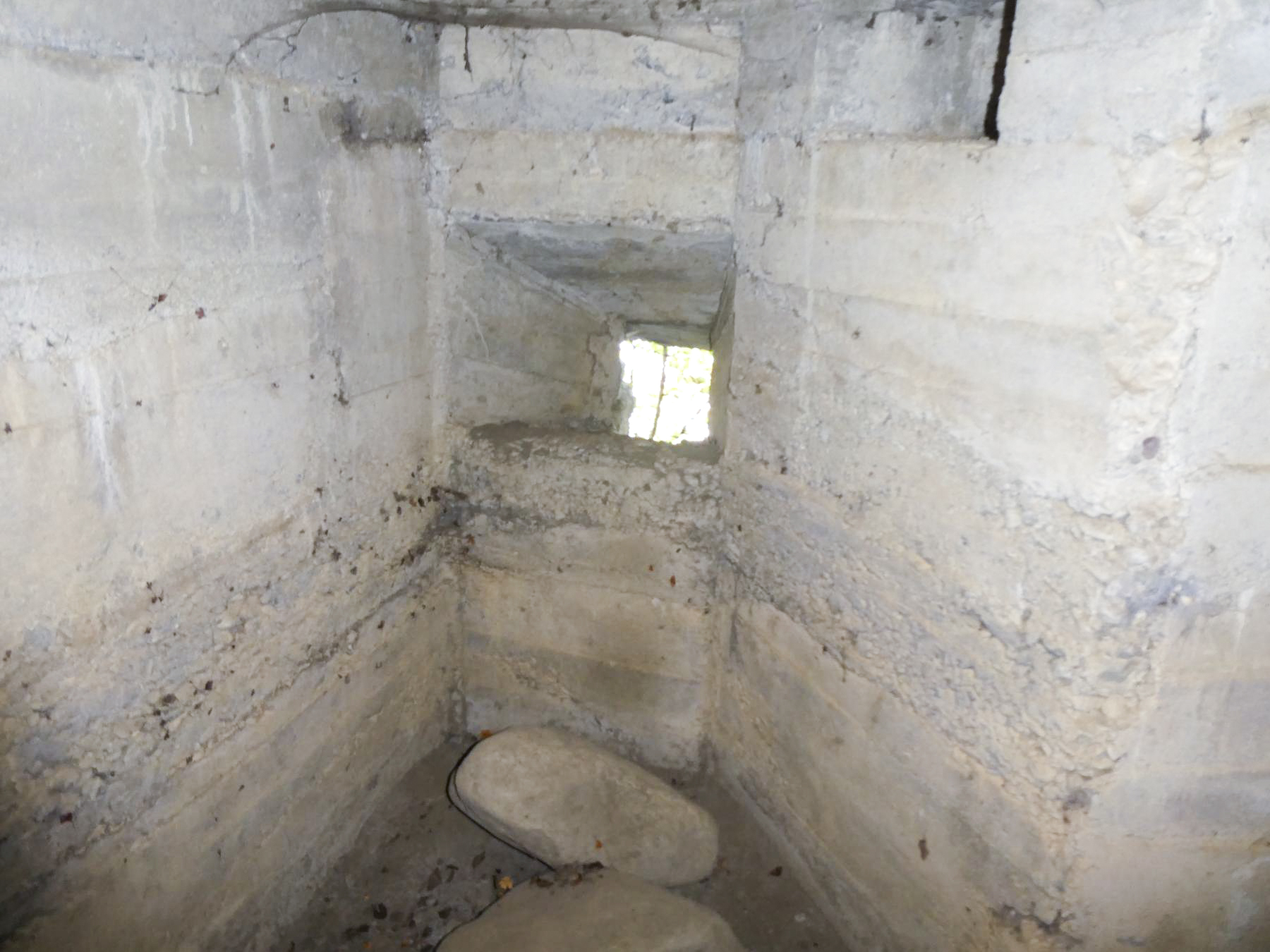 Ligne Maginot - SA-61 - VERSOYEN 1 - (Blockhaus pour arme infanterie) - Créneau 2 - ELLENA Daniel - CUNY Philippe