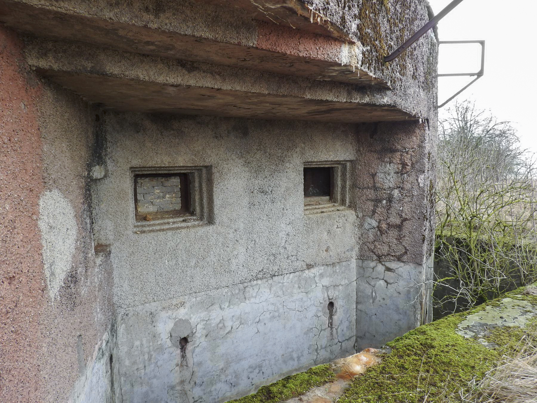 Ligne Maginot - BURE - C33 - (Casemate d'infanterie - Simple) - Les créneaux JM et AC47. - STENGER Mathieu
