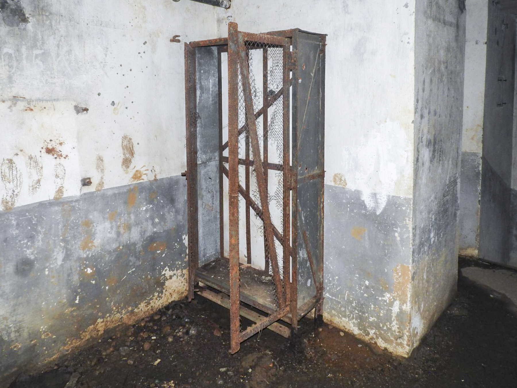 Ligne Maginot - BURE - C33 - (Casemate d'infanterie - Simple) - Une armoire à munitions. - STENGER Mathieu