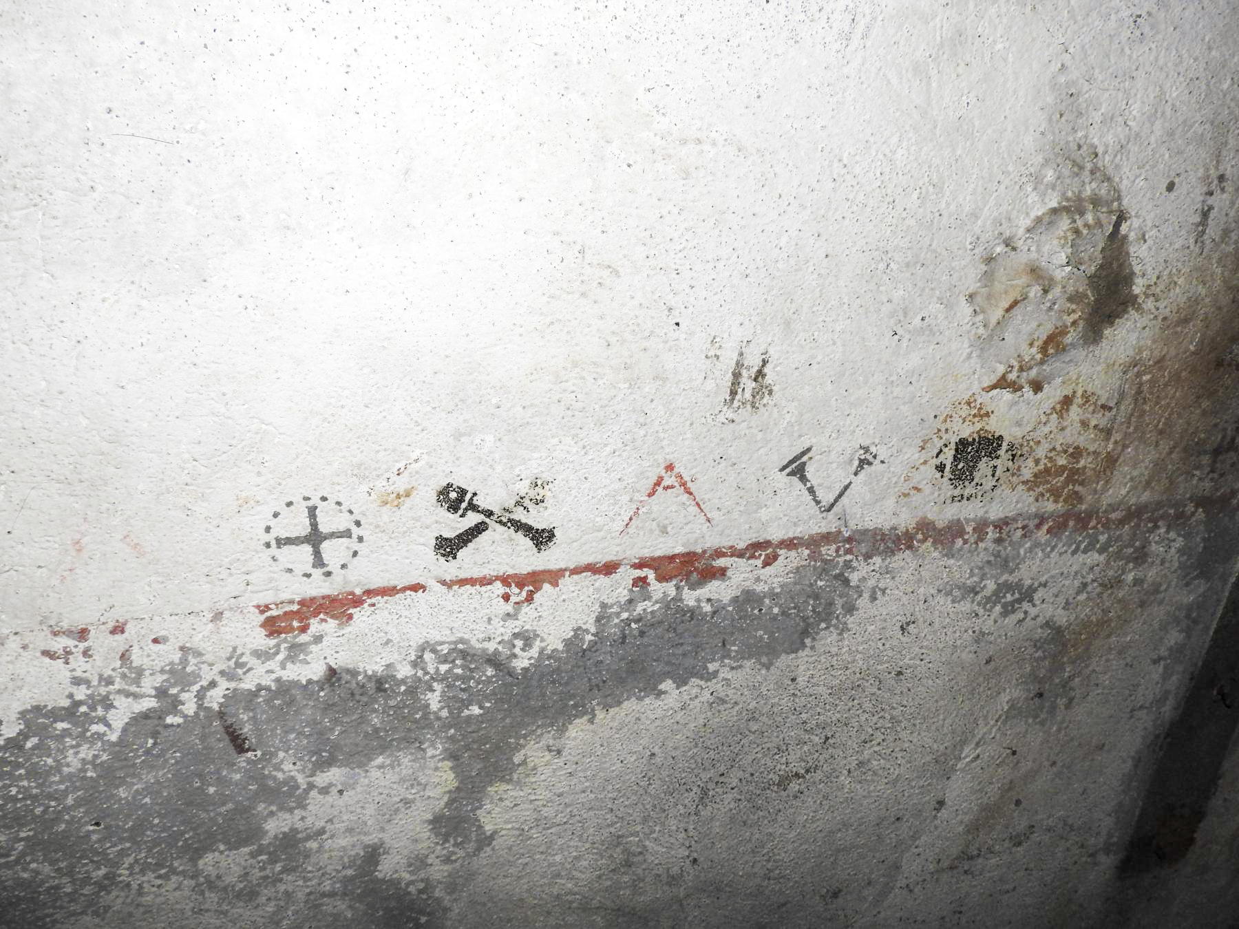 Ligne Maginot - BURE - C33 - (Casemate d'infanterie - Simple) - Une frise décorative dans l'usine. - STENGER Mathieu