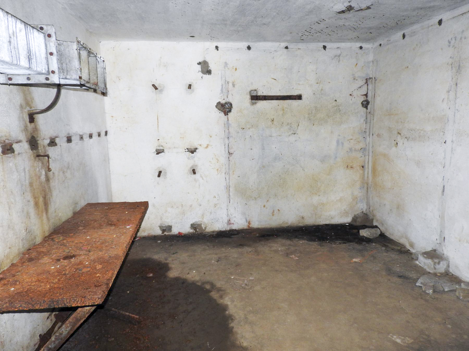 Ligne Maginot - BURE - C33 - (Casemate d'infanterie - Simple) - La chambre pour la troupe. - STENGER Mathieu