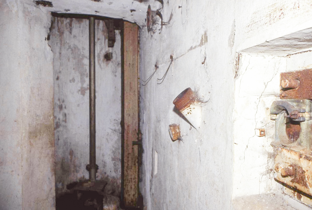 Ligne Maginot - NOUVEAU CRUSNES OUEST - C26 - (Casemate d'infanterie - Simple) - L'intérieur - Valentin Hemmert