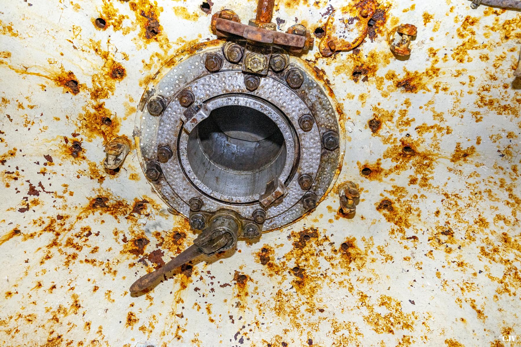 Ligne Maginot - CHENES BRULES - O4 - (Observatoire d'artillerie) - La cloche VP  - Lia VERMEULEN