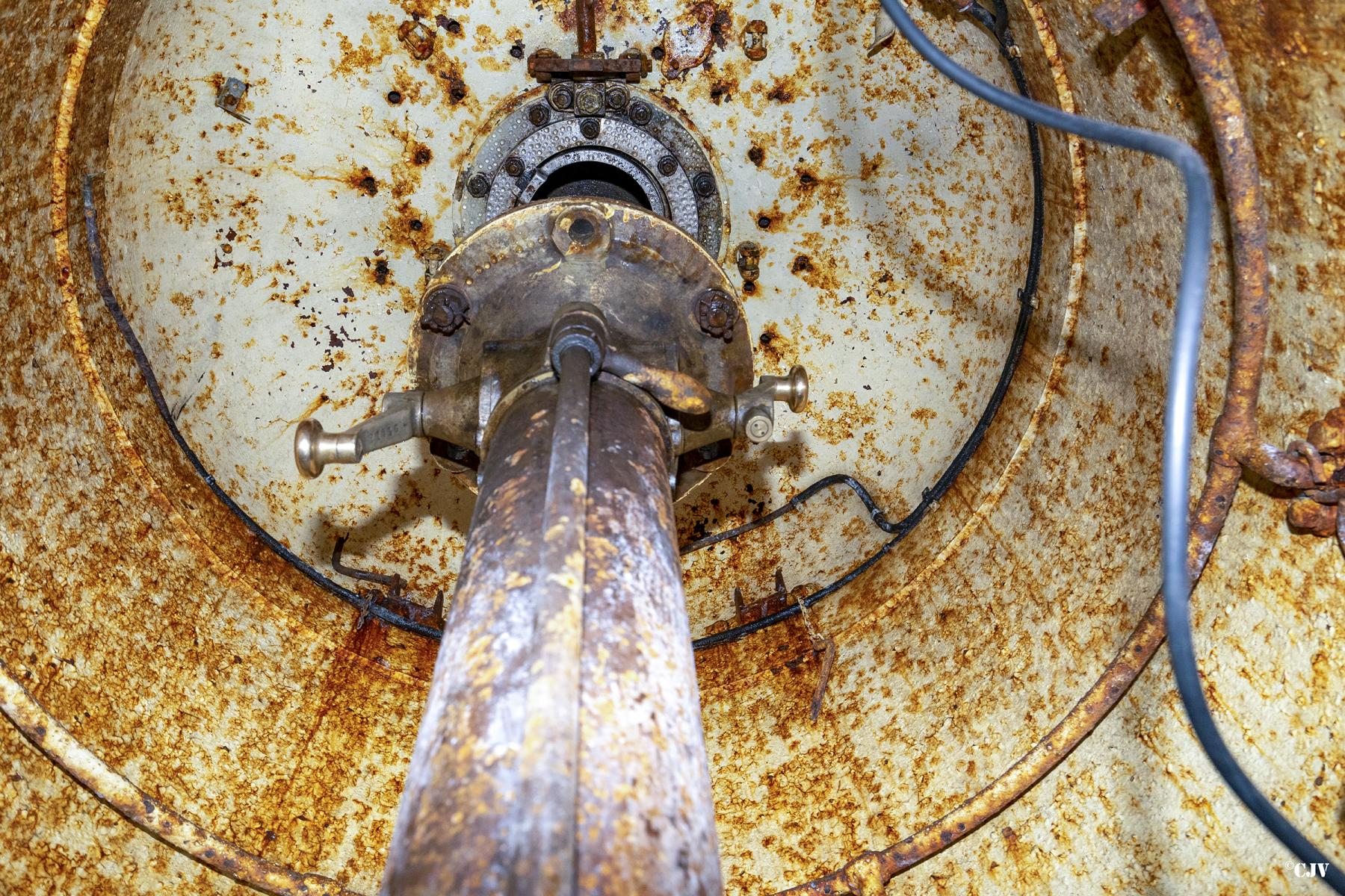 Ligne Maginot - CHENES BRULES - O4 - (Observatoire d'artillerie) - La cloche VP - Lia VERMEULEN