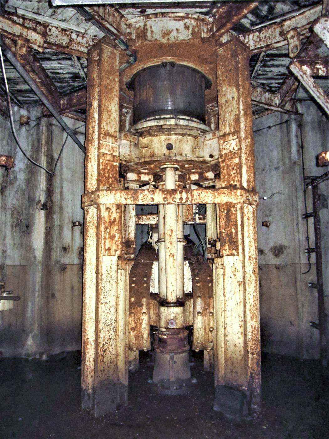 Ligne Maginot - MICHELSBERG - A22 - (Ouvrage d'artillerie) - Bloc 6
Etage inférieur de la tourelle  - Gregory Fuchs