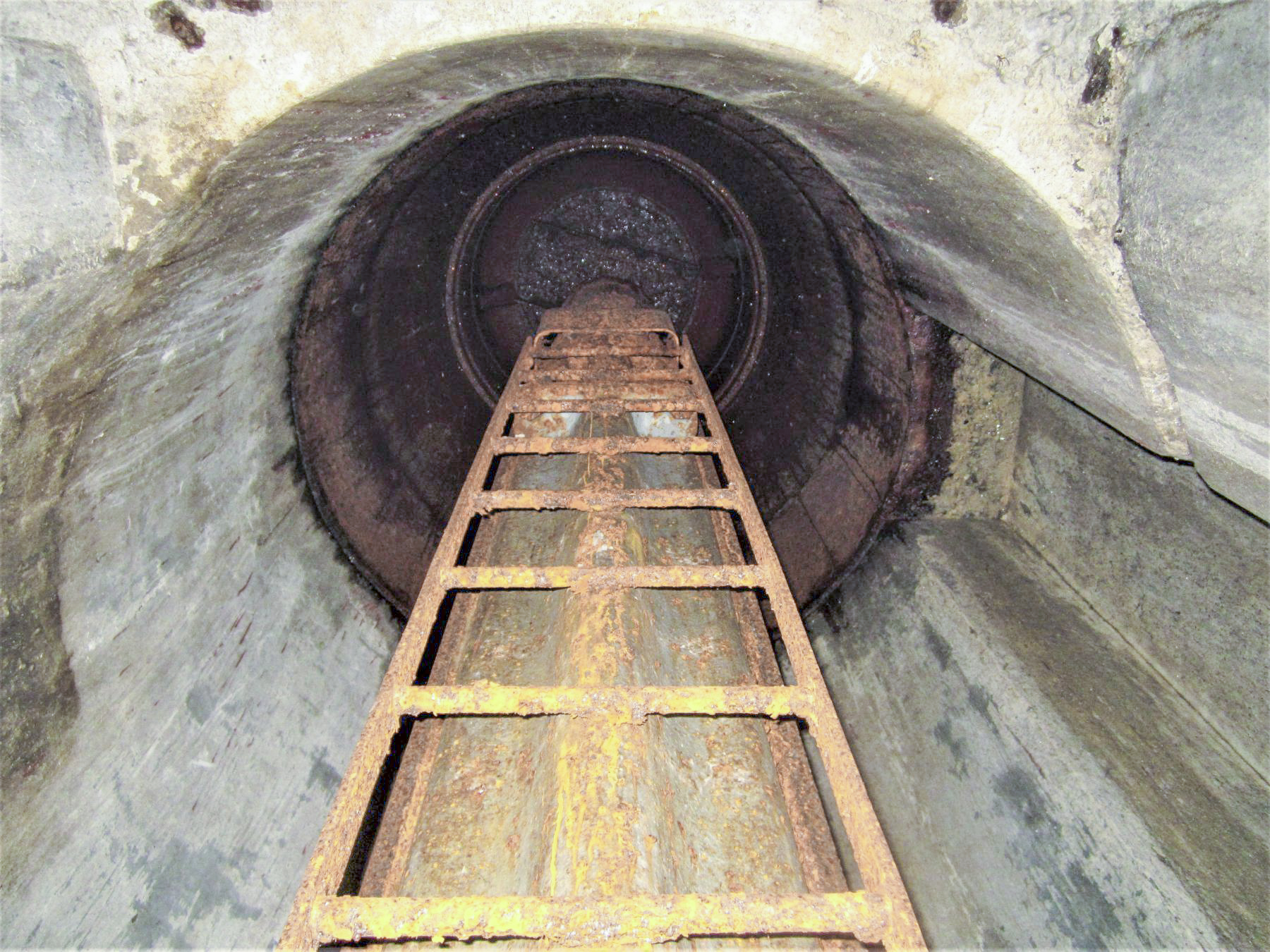 Ligne Maginot - MICHELSBERG - A22 - (Ouvrage d'artillerie) - Bloc 6
La cloche LG non équipée - Gregory Fuchs