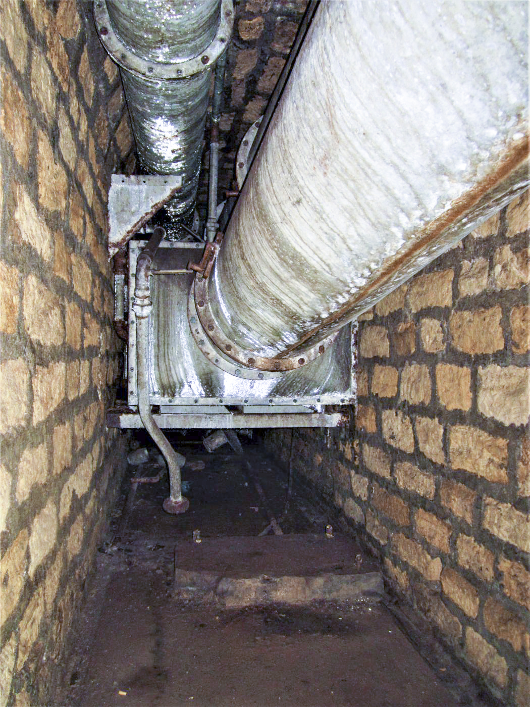 Ligne Maginot - MICHELSBERG - A22 - (Ouvrage d'artillerie) - Batterie de chauffe permettant de réchauffer l'air distribué dans le casernement - Gregory Fuchs