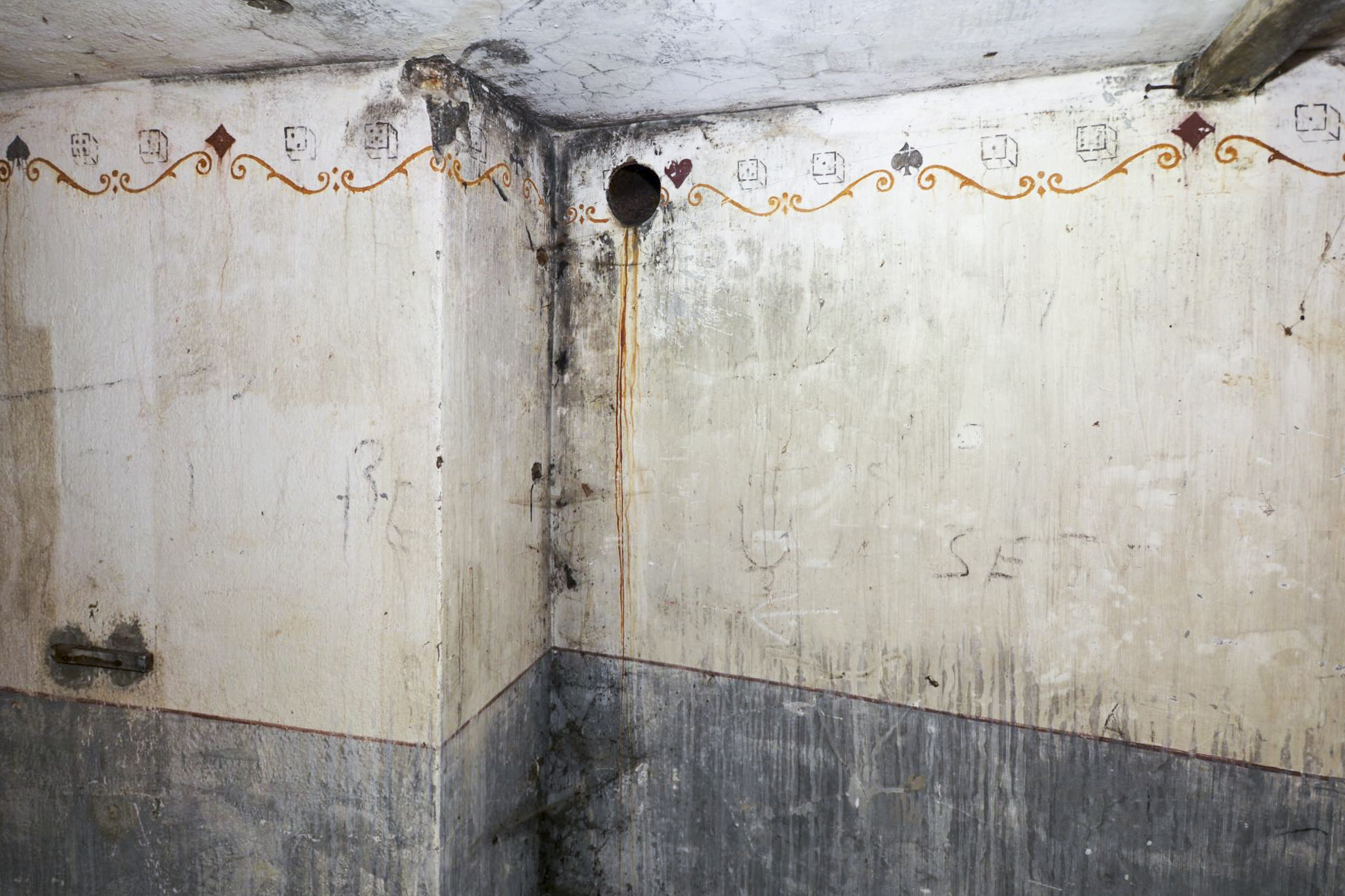 Ligne Maginot - GAEL (161° RIF) - (PC de Sous-Secteur) - Coté infanterie
Couloir intérieur, frise murale - Pascal Lambert