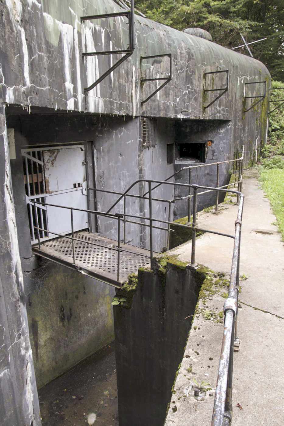 Ligne Maginot - BOUSSE - A24 - (Ouvrage d'infanterie) - Bloc entrée
Entrée de l'ouvrage et sa passerelle rétractable au-dessus du fossé diamant