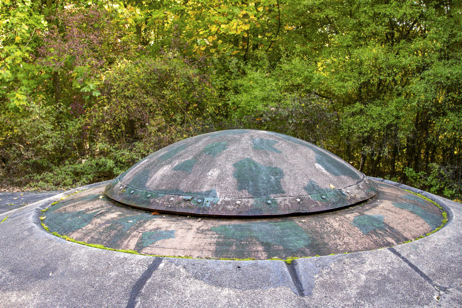 Ligne Maginot - BOUSSE - A24 - (Ouvrage d'infanterie) - Bloc 3
Tourelle mitrailleuse éclipsée - Michel Teiten