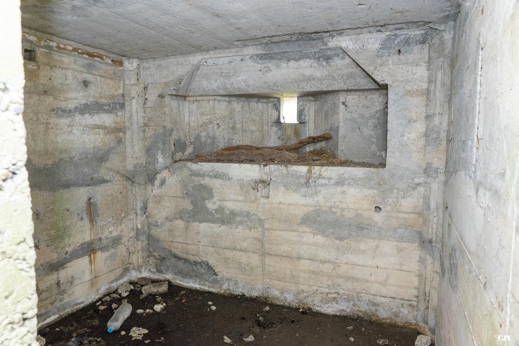 Ligne Maginot - BEF 386 - BELLE PORTE - (Blockhaus pour arme infanterie) - Chambre de tir droite - Lia VERMEULEN