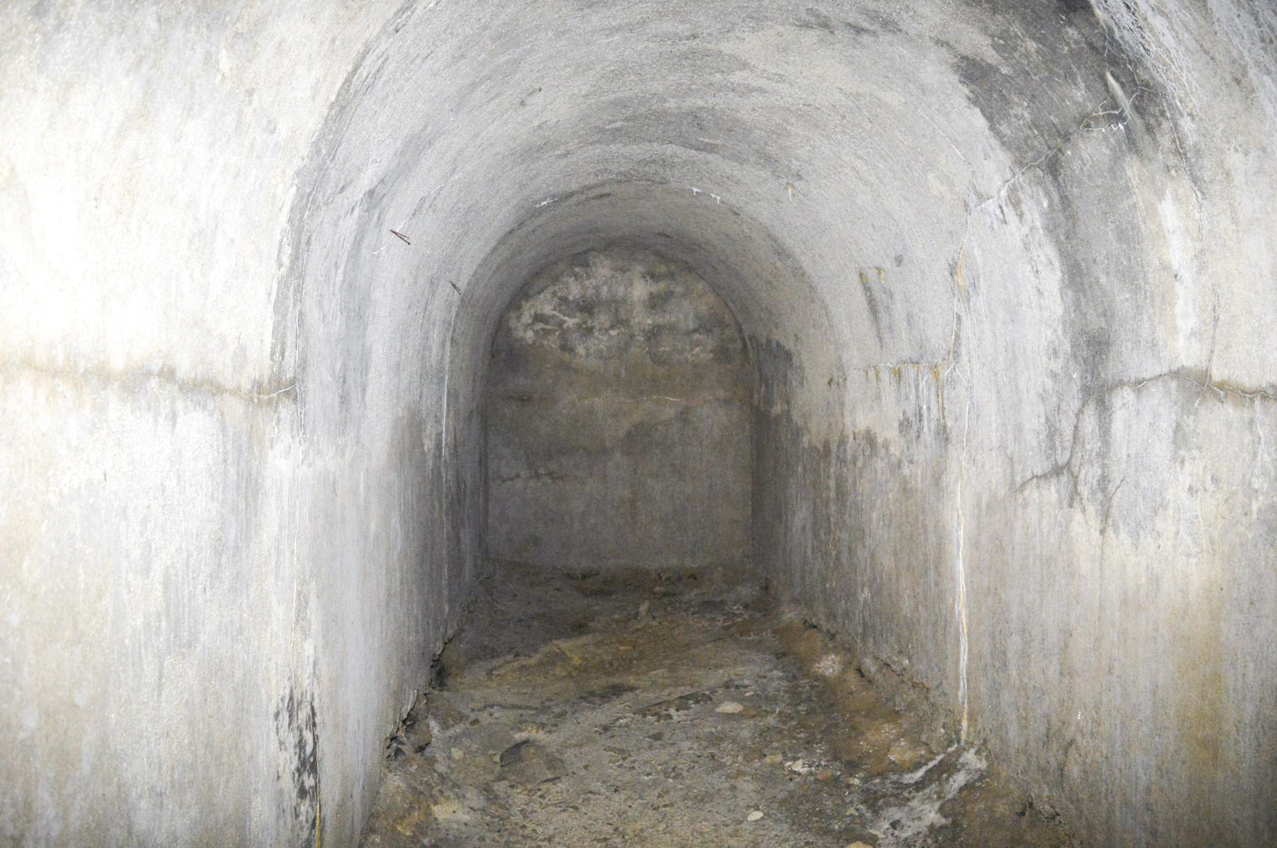 Ligne Maginot - LA DEA (D) - (Abri actif) - Magasin pour coups complets pour mortier Stockes - PRASIL Michal