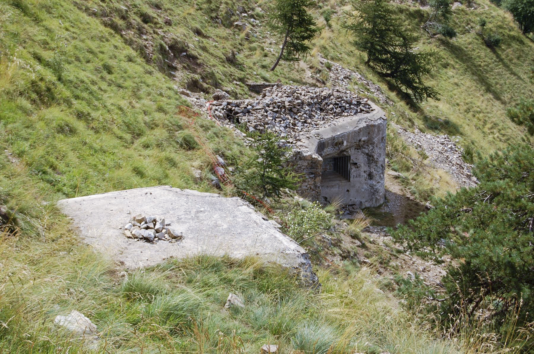Ligne Maginot - LA DEA (D) - (Abri actif) - Cheminée et bloc 2 - PRASIL Michal