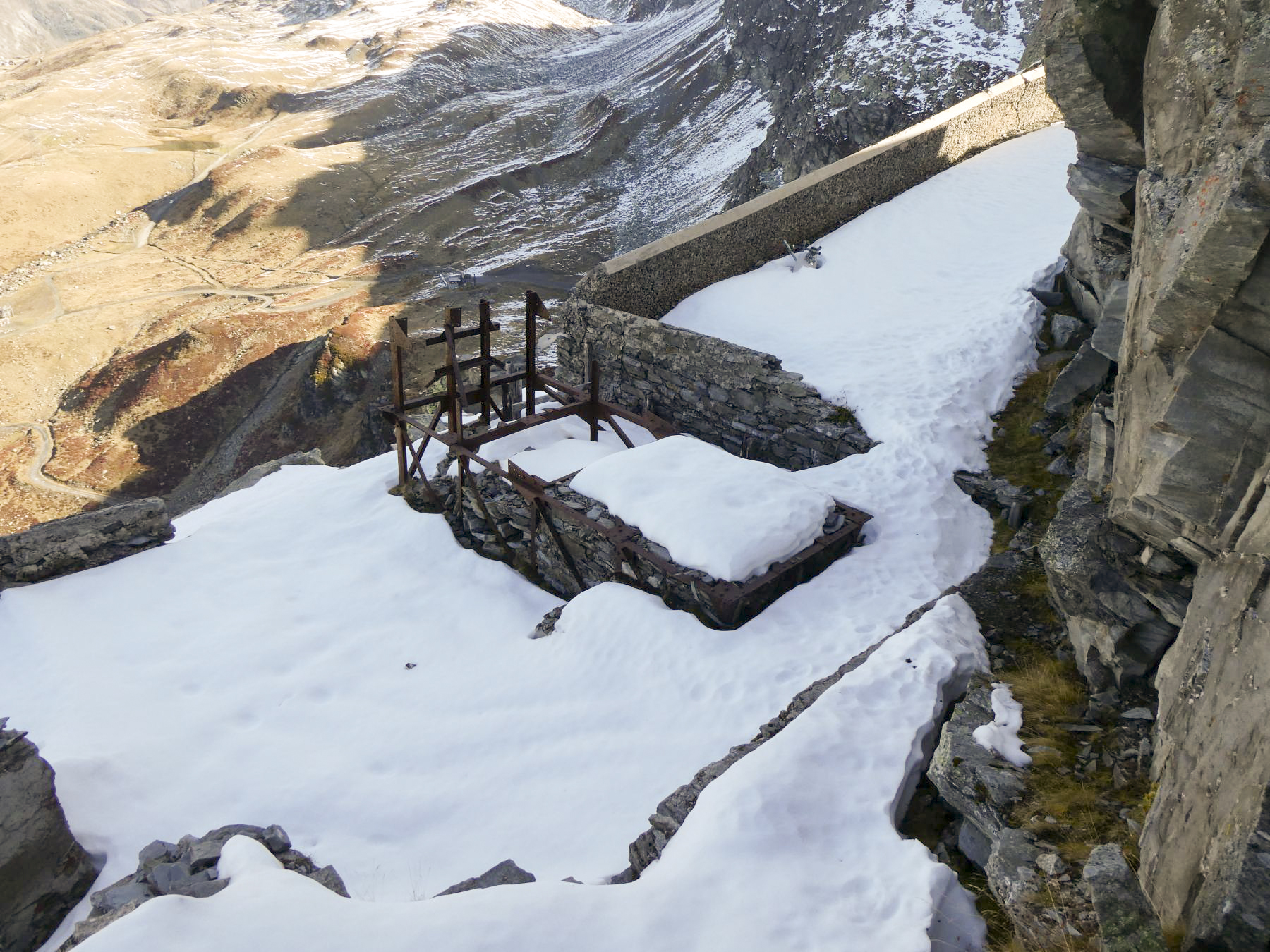 Ligne Maginot - REDOUTE RUINEE - (Ouvrage d'infanterie) - Restes du téléphérique italien construit après 1940 - ELLENA Daniel - CUNY Philippe