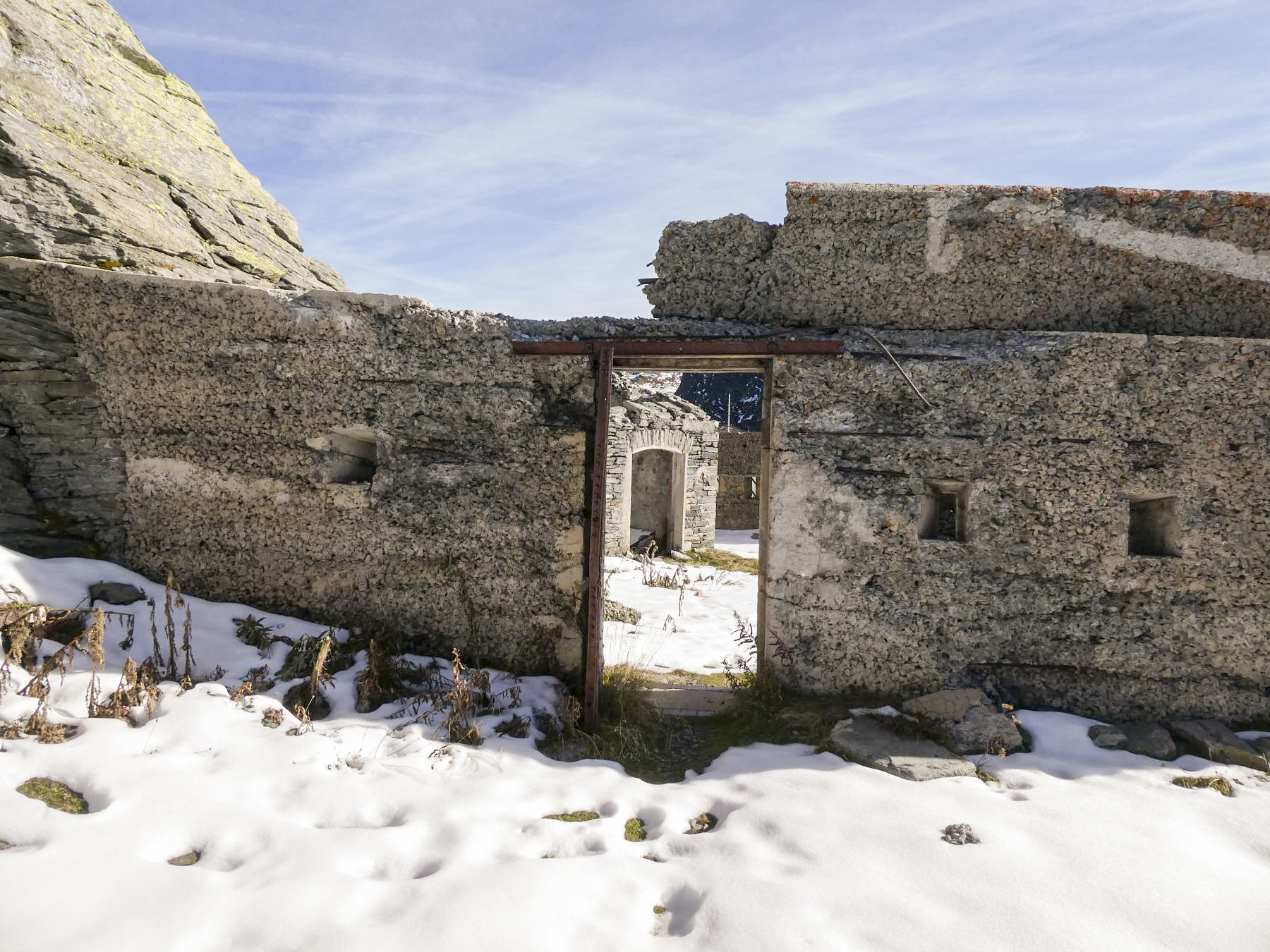 Ligne Maginot - REDOUTE RUINEE - (Ouvrage d'infanterie) - L'entrée est - ELLENA Daniel - CUNY Philippe