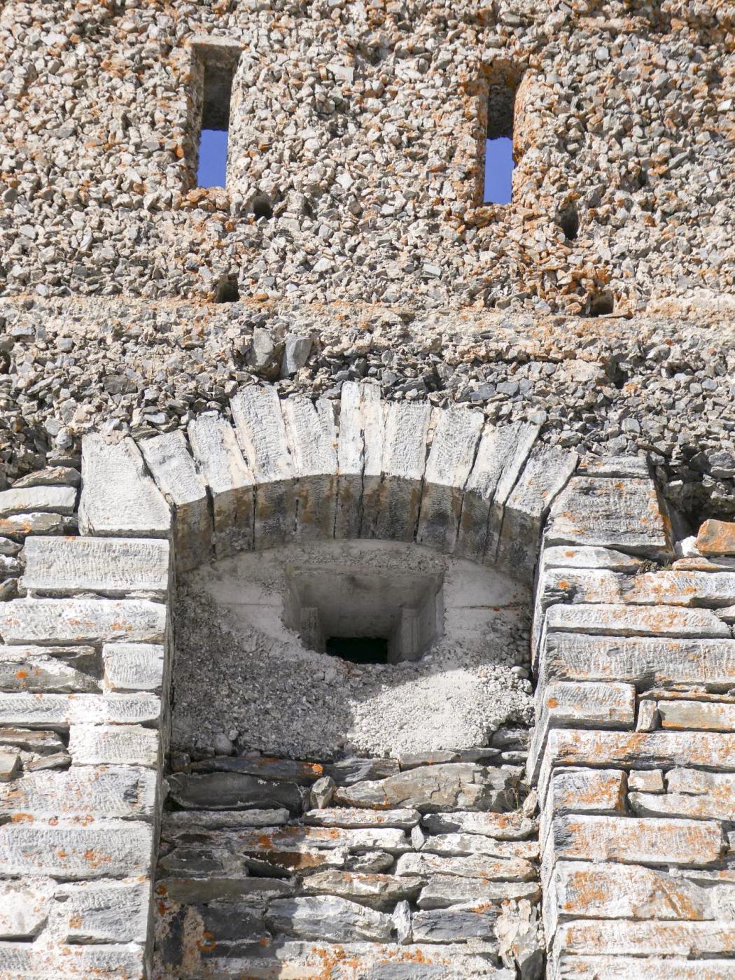 Ligne Maginot - REDOUTE RUINEE - (Ouvrage d'infanterie) - Bloc sud, créneau mitrailleuse est - ELLENA Daniel - CUNY Philippe