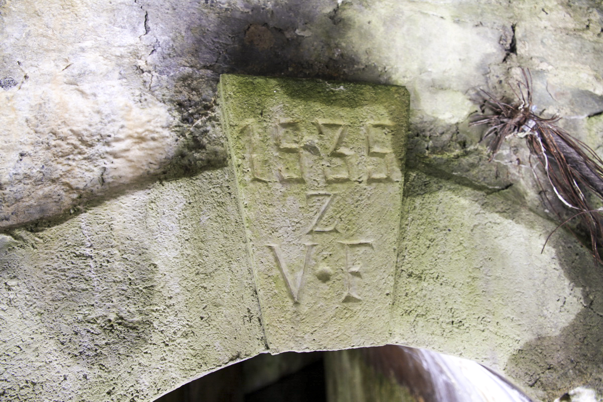 Ligne Maginot - REDOUTE RUINEE - (Ouvrage d'infanterie) - Accès à la casemate sous roc