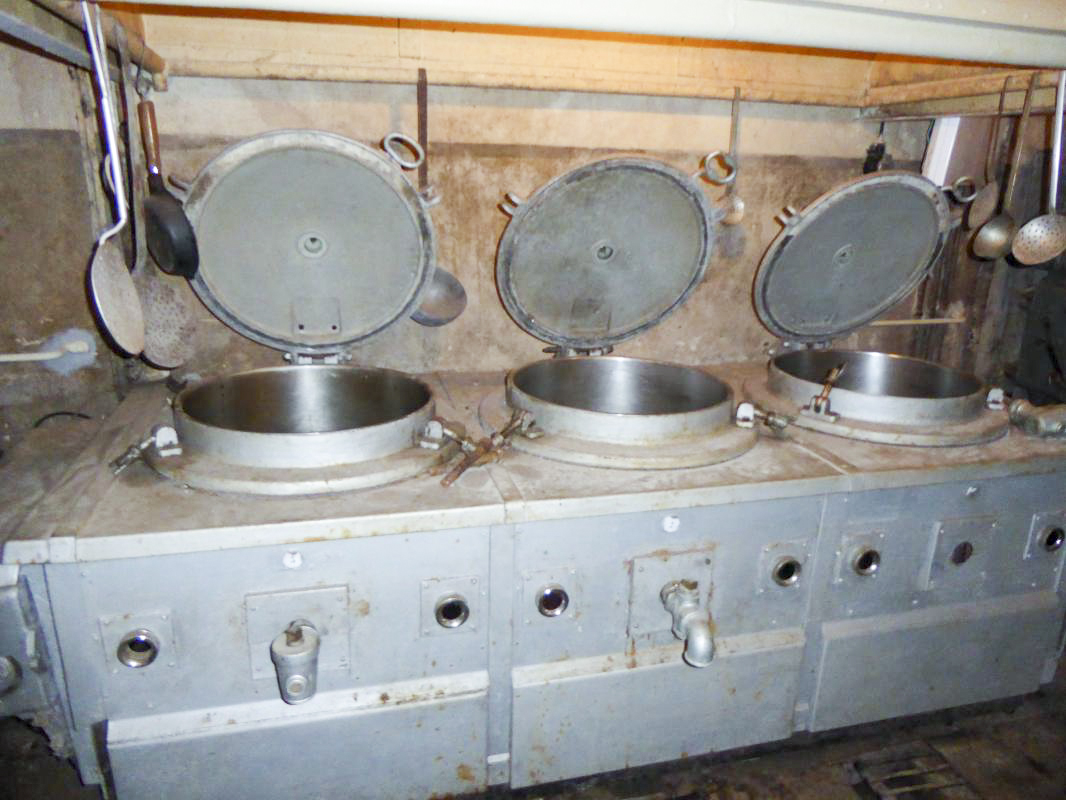 Ligne Maginot - BOUSSE - A24 - (Ouvrage d'infanterie) - La cuisine
Autocuiseurs Alsthom Cubain