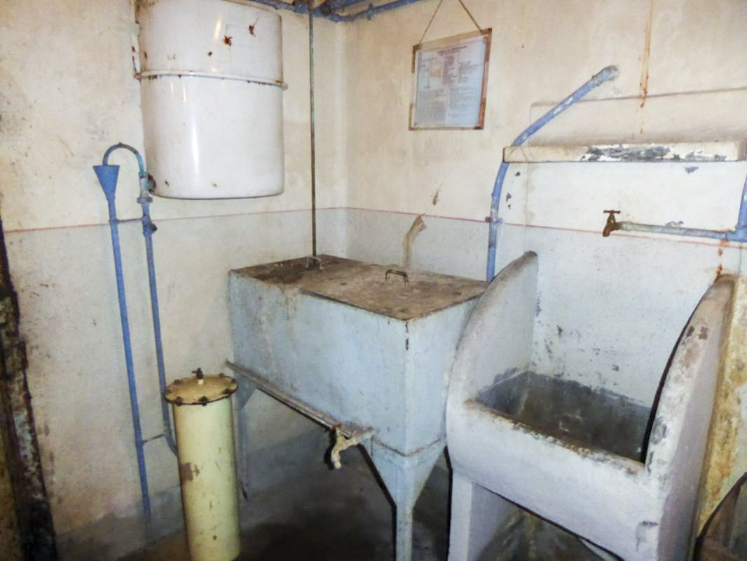 Ligne Maginot - BOUSSE - A24 - (Ouvrage d'infanterie) - La cuisine
Système de traitement de l'eau au chlore