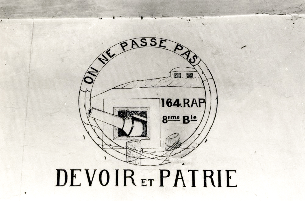 Ligne Maginot - LE TRUC - (Position d'artillerie préparée) - Peinture murale dans le casernement extérieur