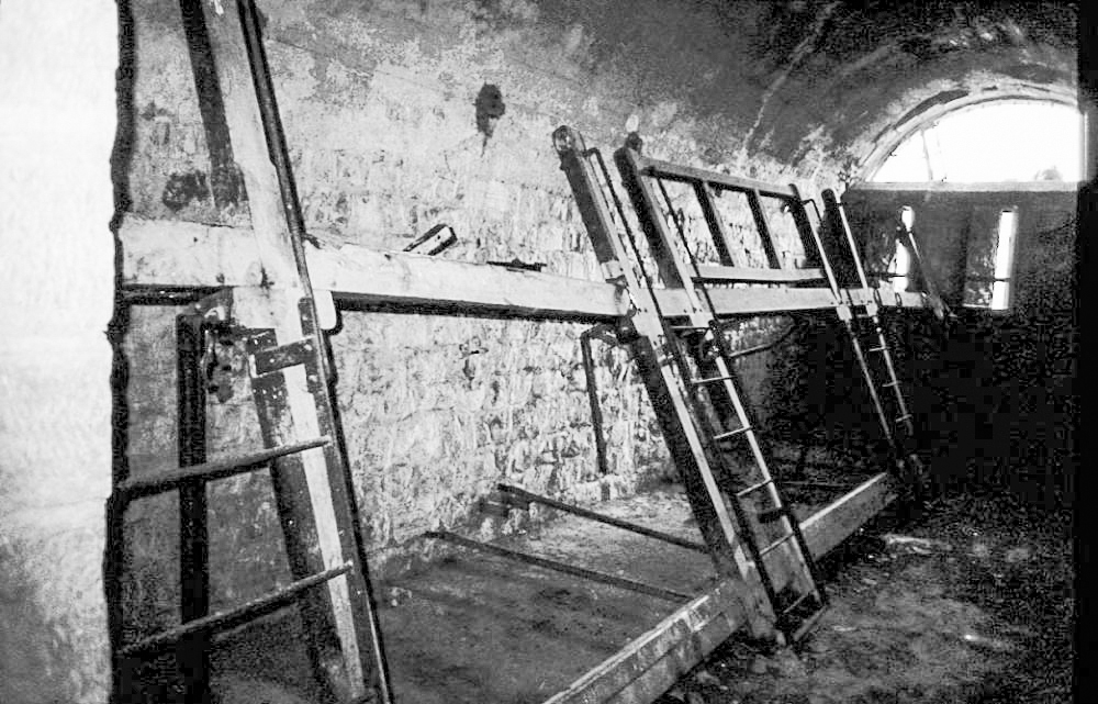Ligne Maginot - LE TRUC - (Position d'artillerie préparée) - Des châlits destinés à la troupe