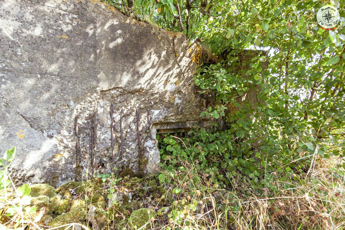 Ligne Maginot - DB143 - VOSAILLES - (Blockhaus pour arme infanterie) - Créneau arrière pour une arme d'infanterie. - Thierry Caland