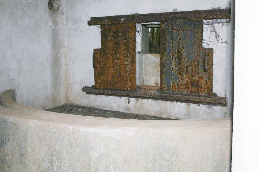 Ligne Maginot - DB7 - (Blockhaus pour canon) - Volets mitrailleuse gauche - Eric Klamerek